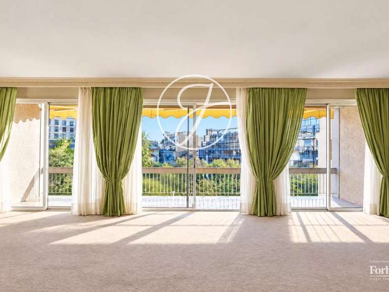 Appartement Paris 16e - 3 chambres - 154m²