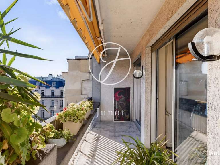 Appartement Paris 16e - 3 chambres - 154m²