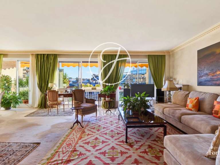Appartement Paris 16e - 3 chambres - 154m²