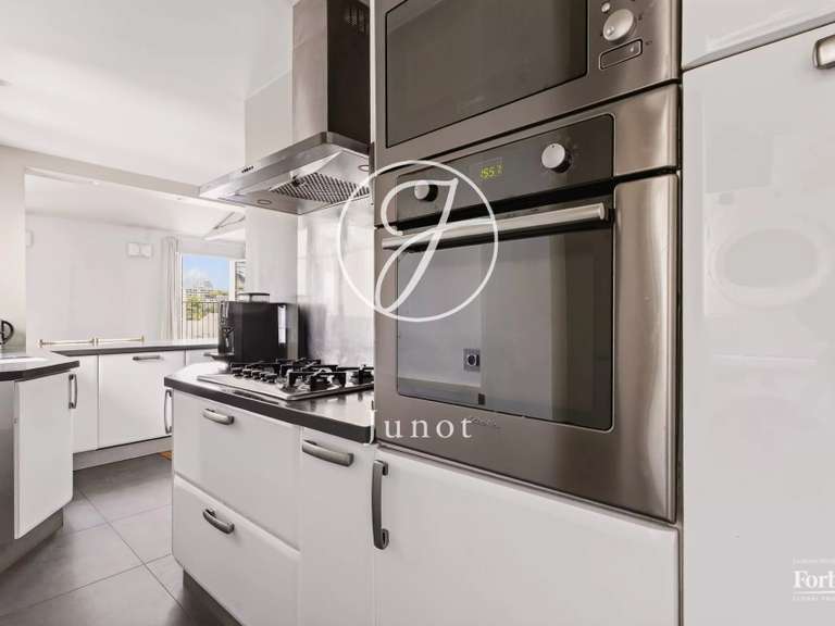 Appartement Paris 16e - 3 chambres - 124m²
