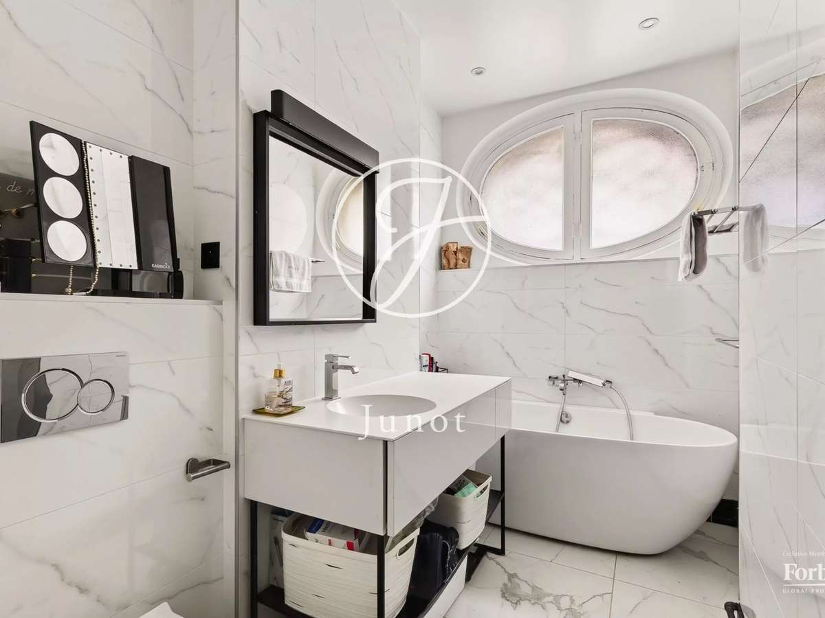 Apartment Paris 16e