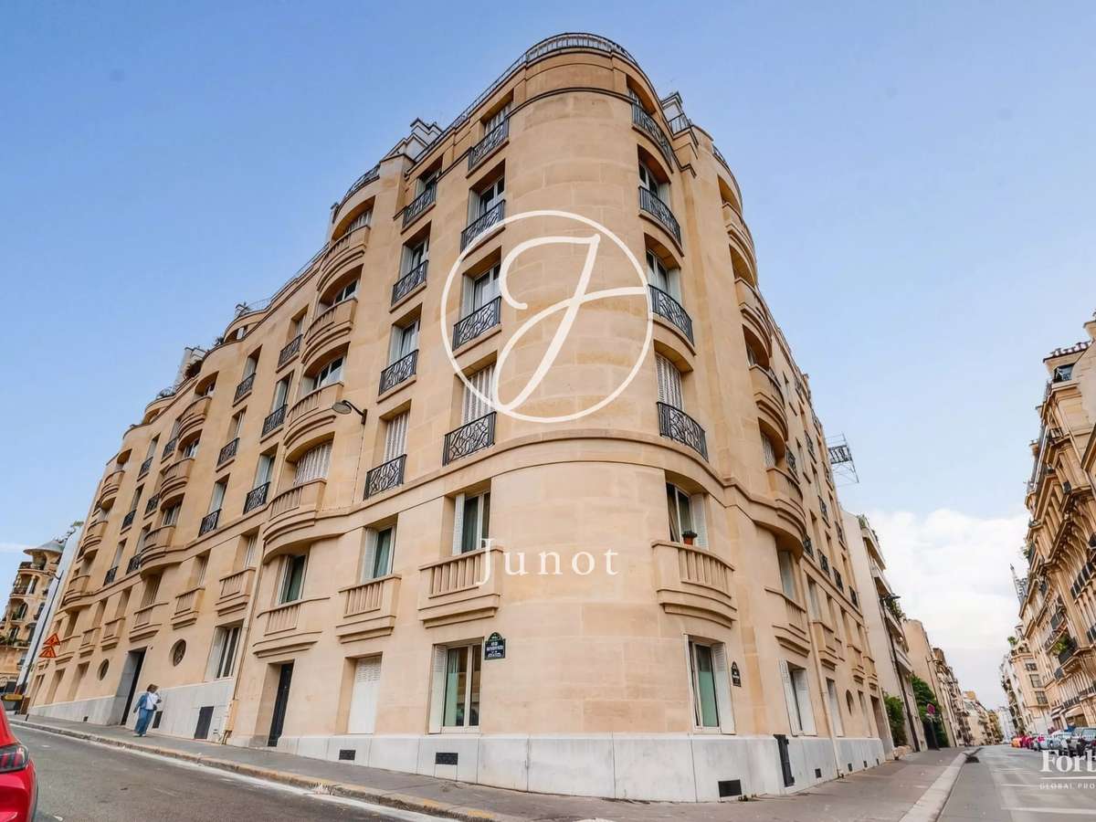 Apartment Paris 16e