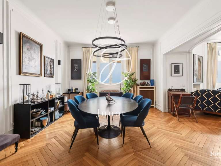 Appartement Paris 16e - 4 chambres - 203m²