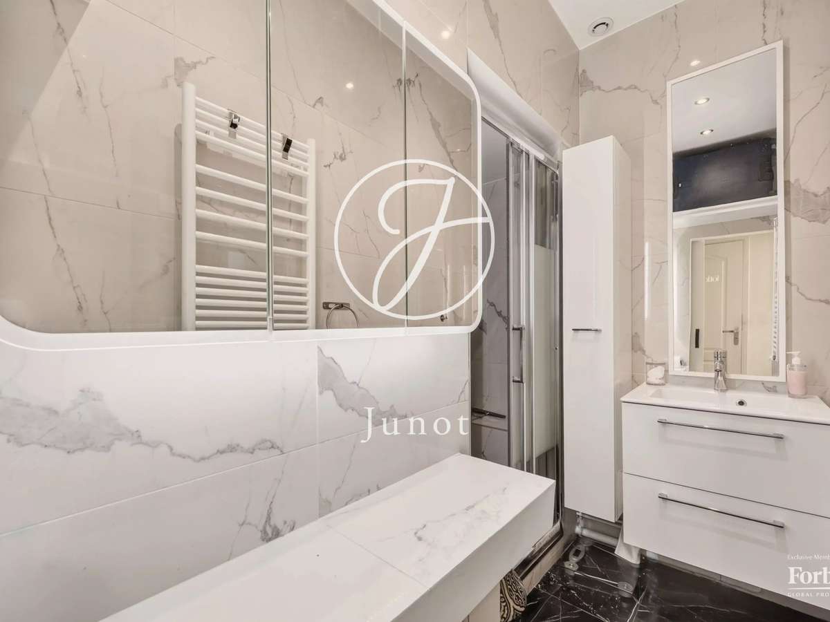 Apartment Paris 16e
