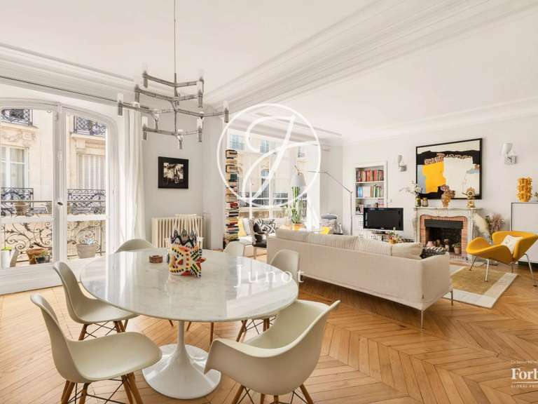 Appartement Paris 16e - 3 chambres - 145m²