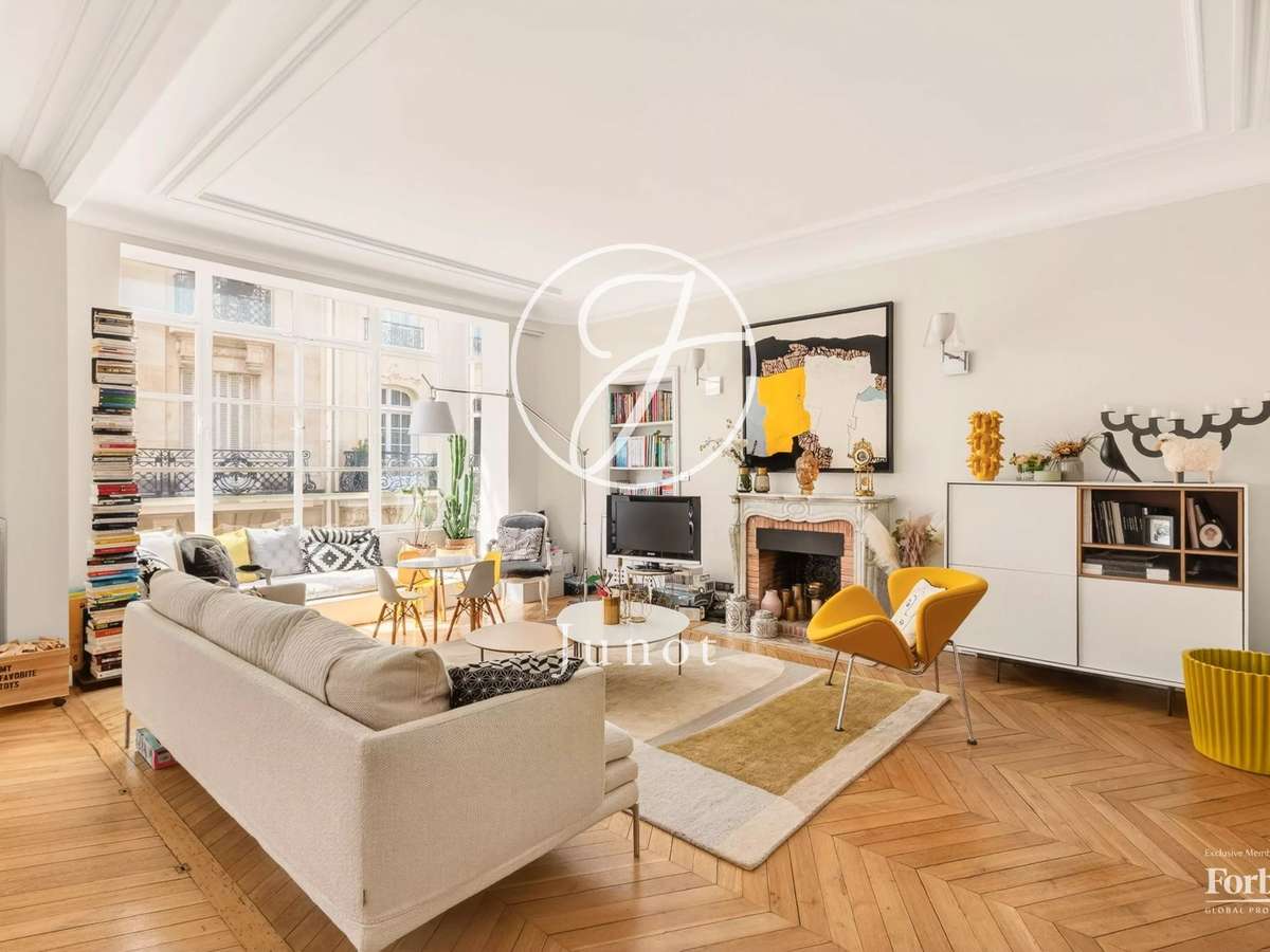 Apartment Paris 16e