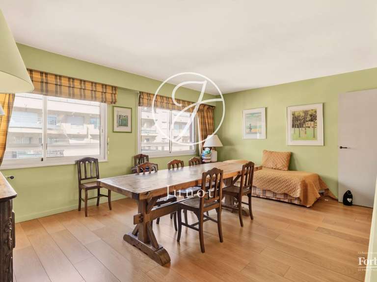 Appartement Paris 16e - 4 chambres - 130m²