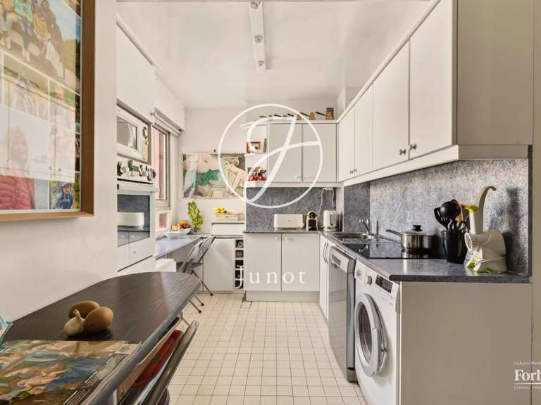 Appartement Paris 16e - 4 chambres - 130m²