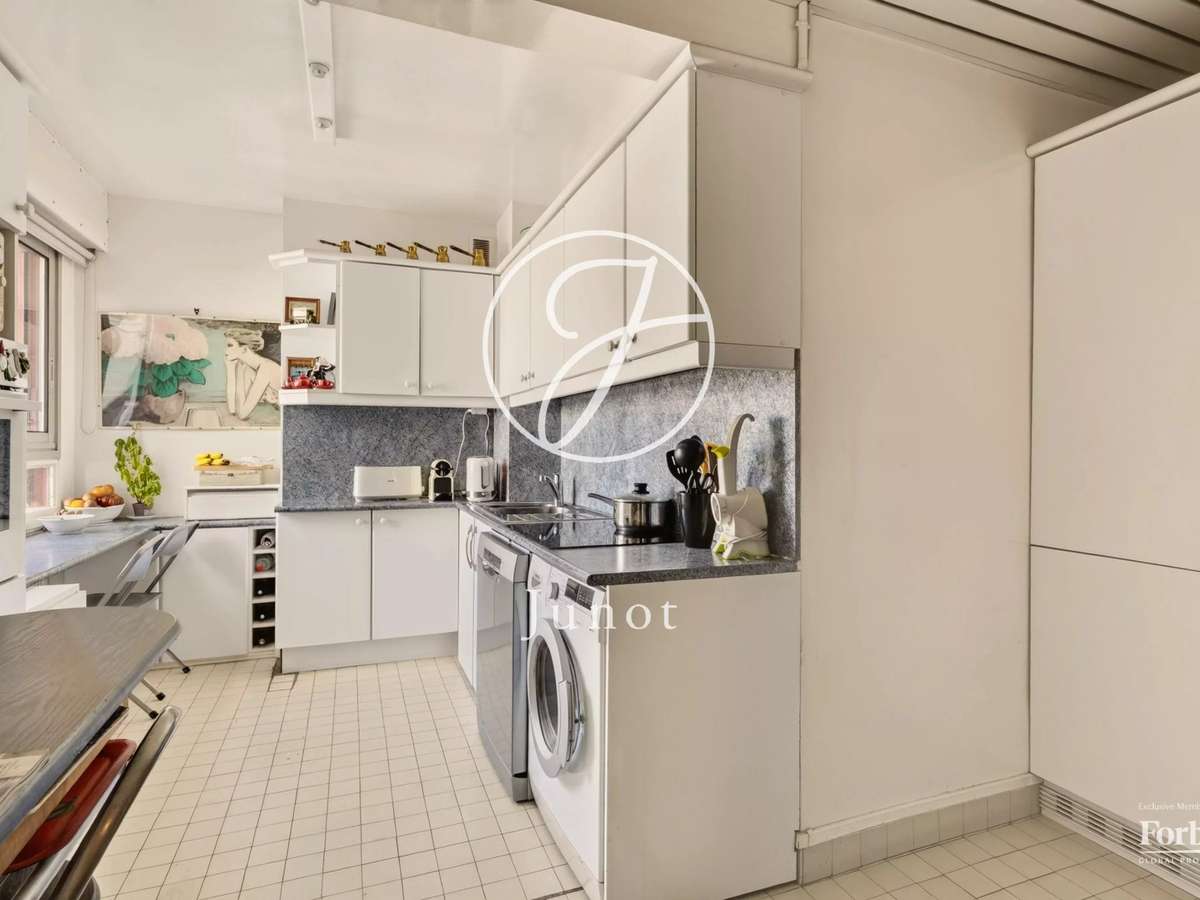Apartment Paris 16e
