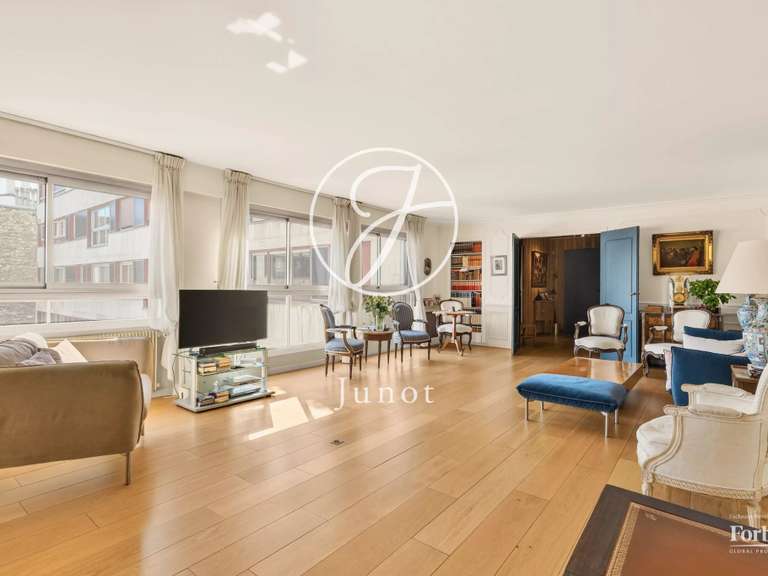 Appartement Paris 16e - 4 chambres - 130m²