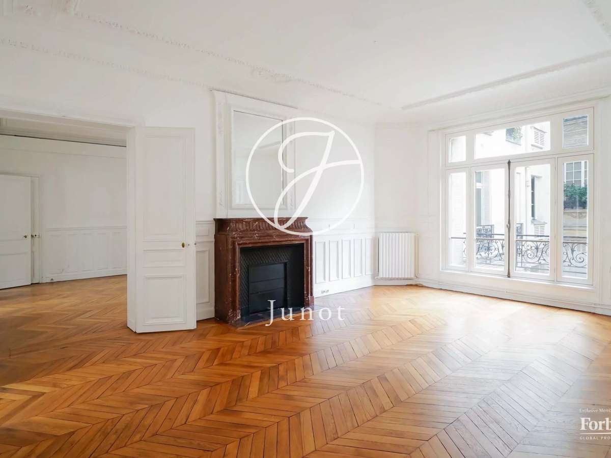 Apartment Paris 16e