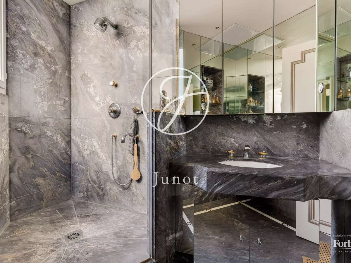 Apartment Paris 16e