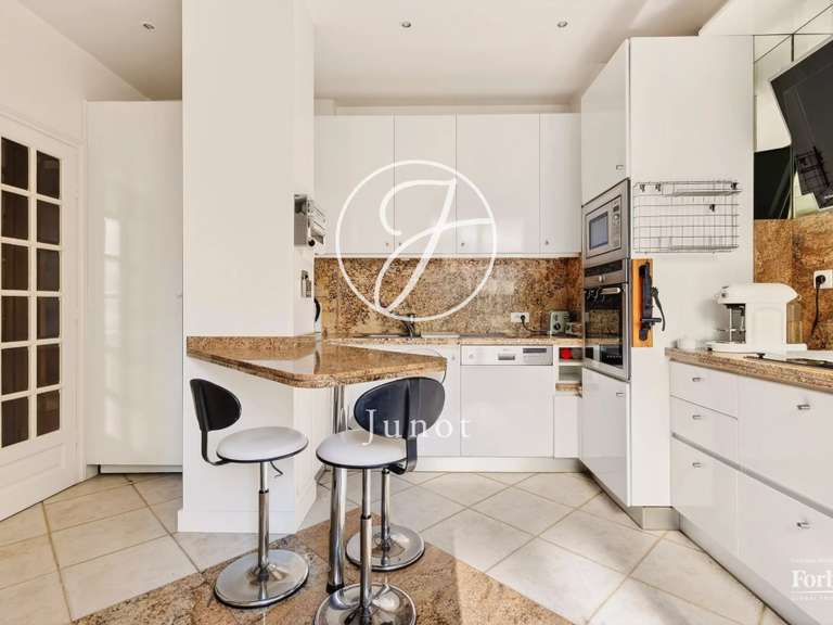 Appartement Paris 16e - 3 chambres - 156m²