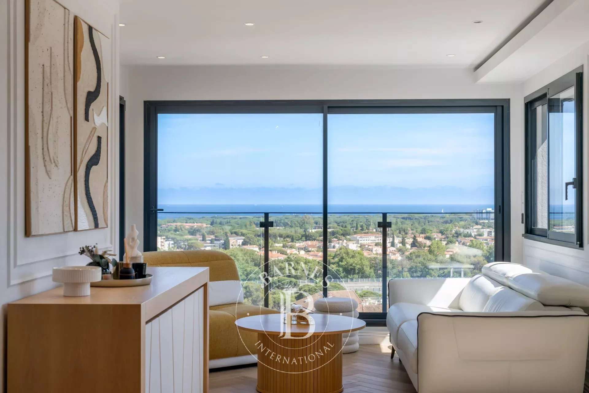 Luxury Apartment with Sea view for sale in à La napoule : 759 000 € | 88m²