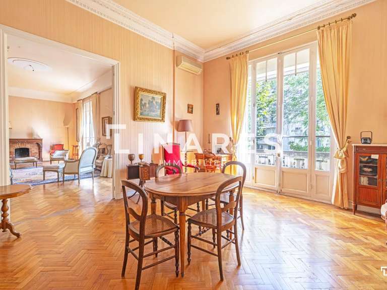 Apartment Marseille 8e - 4 bedrooms - 204m²
