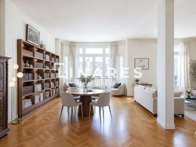Appartement Marseille 8e - 3 chambres - 158m²