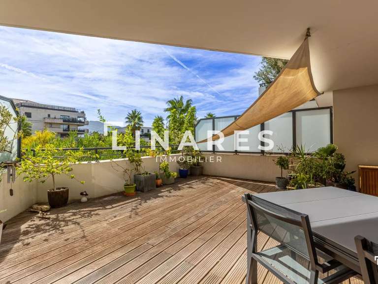Appartement Marseille 8e - 2 chambres - 100m²
