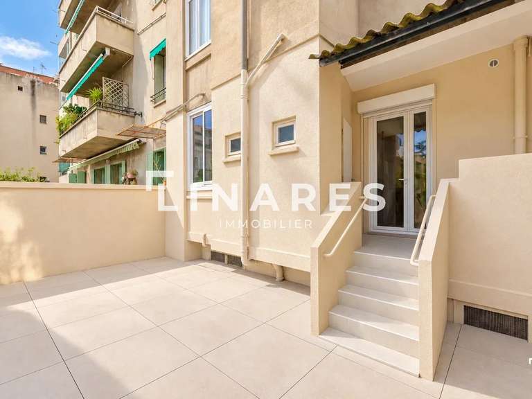 Appartement Marseille 8e - 2 chambres - 92m²