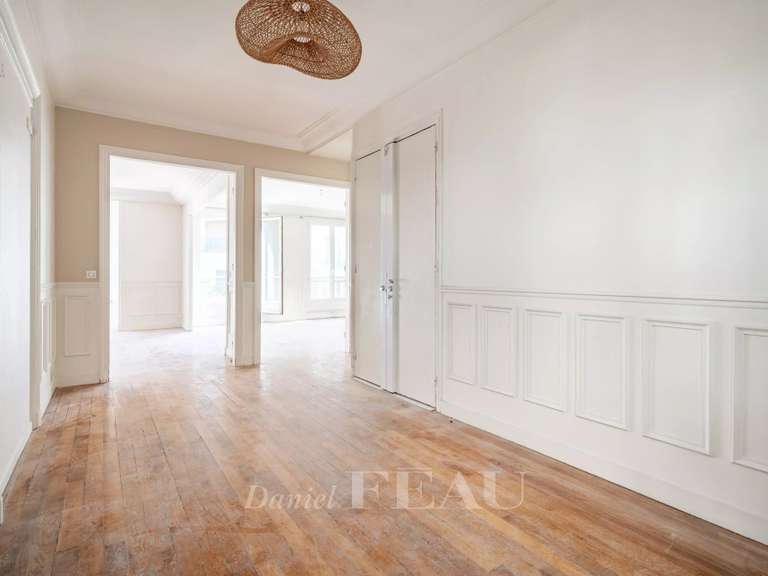 Appartement Paris 16e - 3 chambres - 159m²