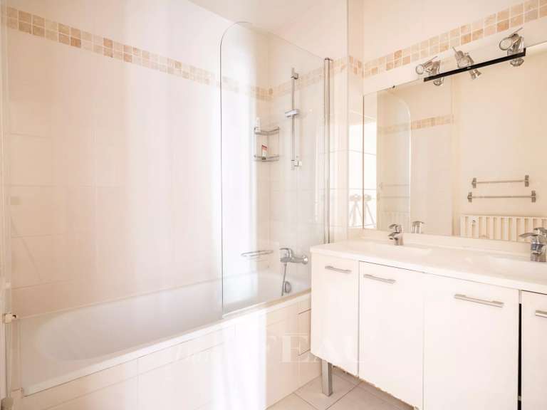 Apartment Paris 16e - 3 bedrooms - 159m²