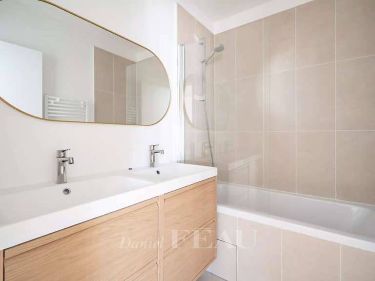 Appartement Paris 16e - 3 chambres - 93m²