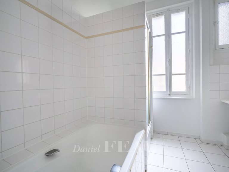 Appartement Paris 16e - 4 chambres - 170m²