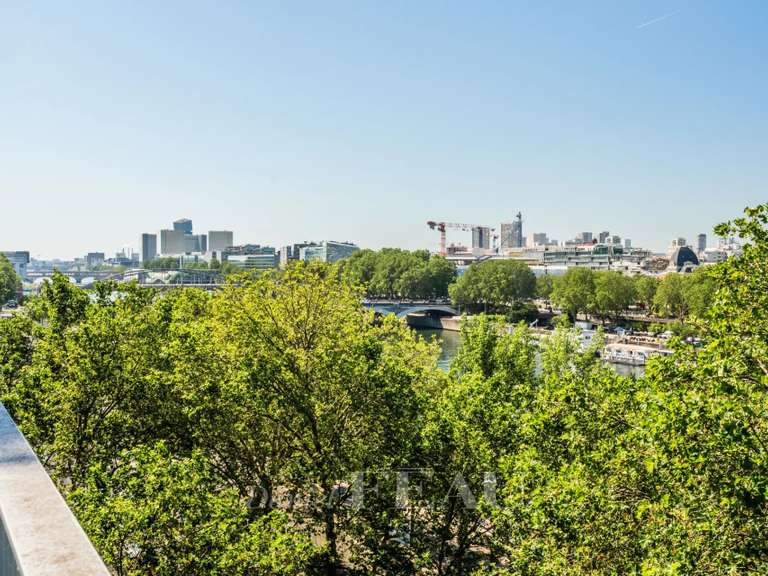 Appartement Paris 4e - 6 chambres - 197m²