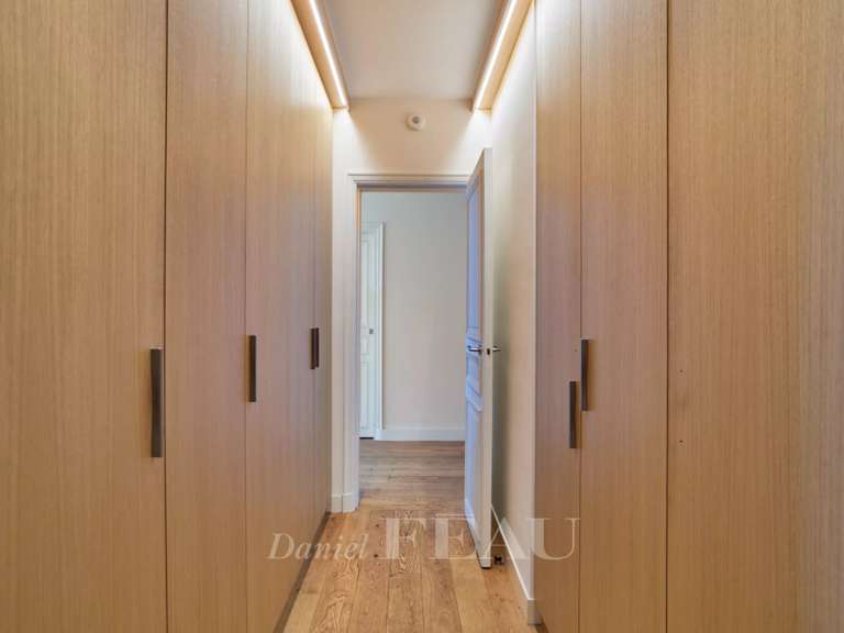 Appartement Paris 5e - 1 chambre - 67m²