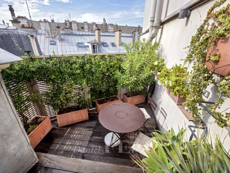 Appartement Paris 10e - 2 chambres - 63m²