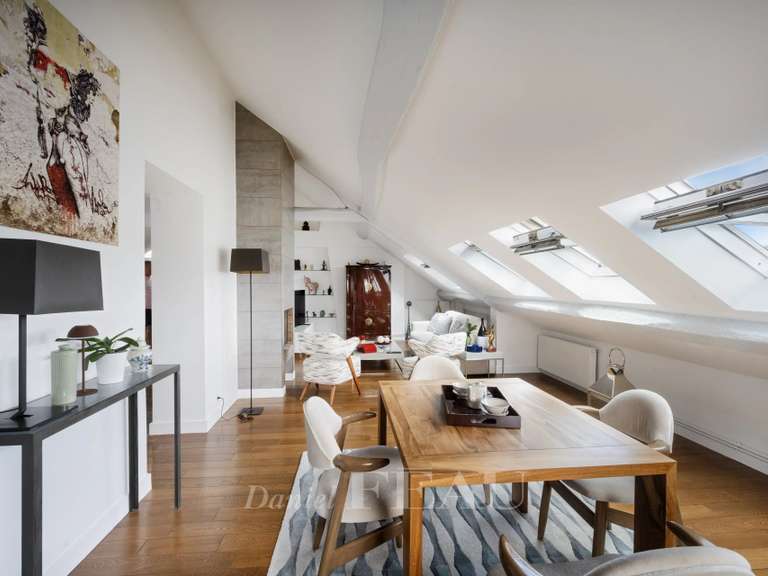 Appartement Paris 10e - 2 chambres - 63m²