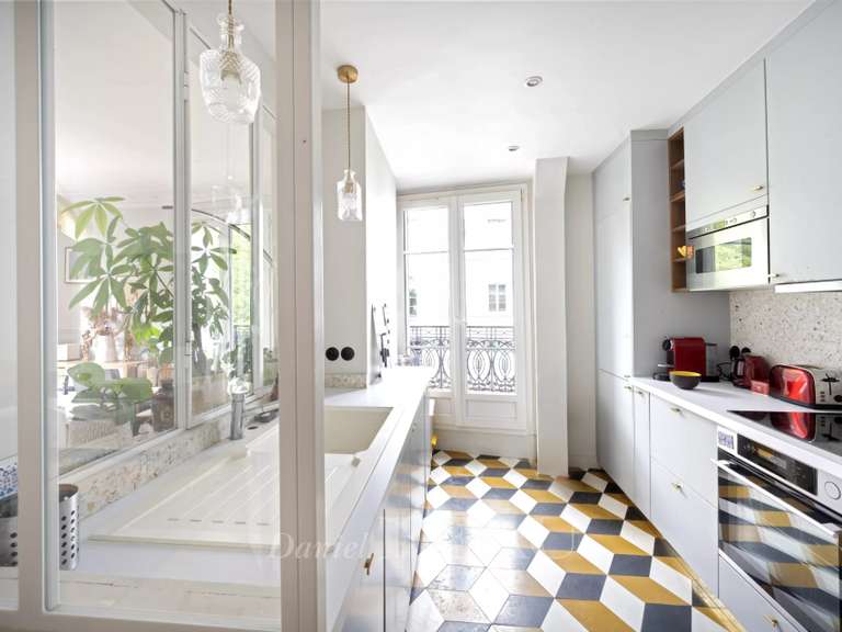 Appartement Paris 18e - 3 chambres - 109m²
