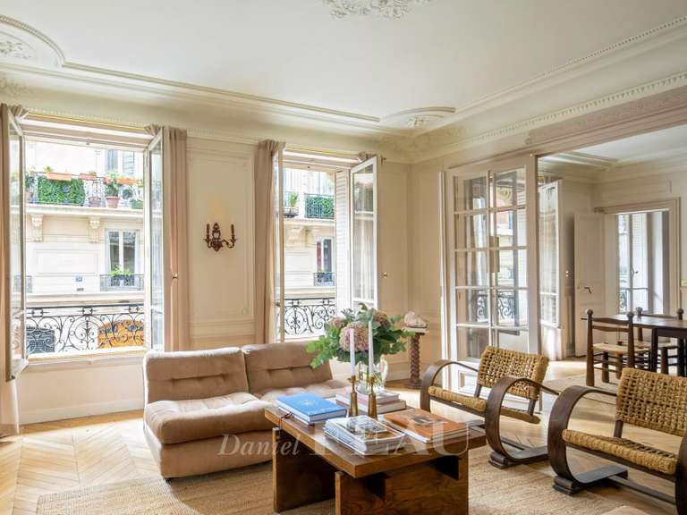Appartement Paris 9e - 3 chambres - 119m²
