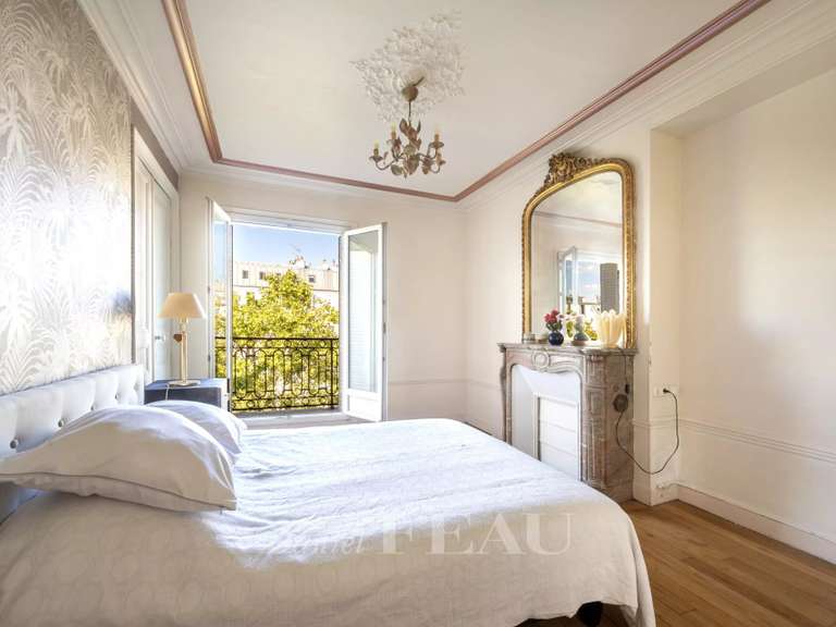 Appartement Paris 9e - 3 chambres - 103m²