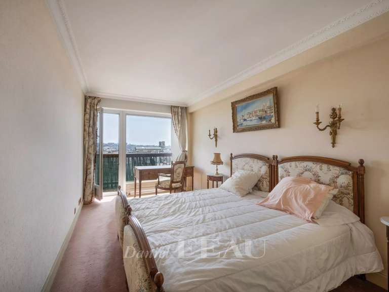 Appartement Paris 9e - 3 chambres - 103m²