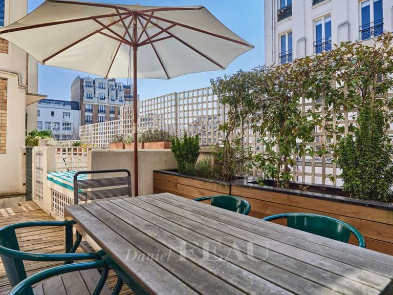 Appartement Paris 18e - 2 chambres - 67m²