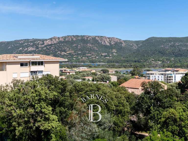 Appartement Porto-Vecchio - 5 chambres - 304m²