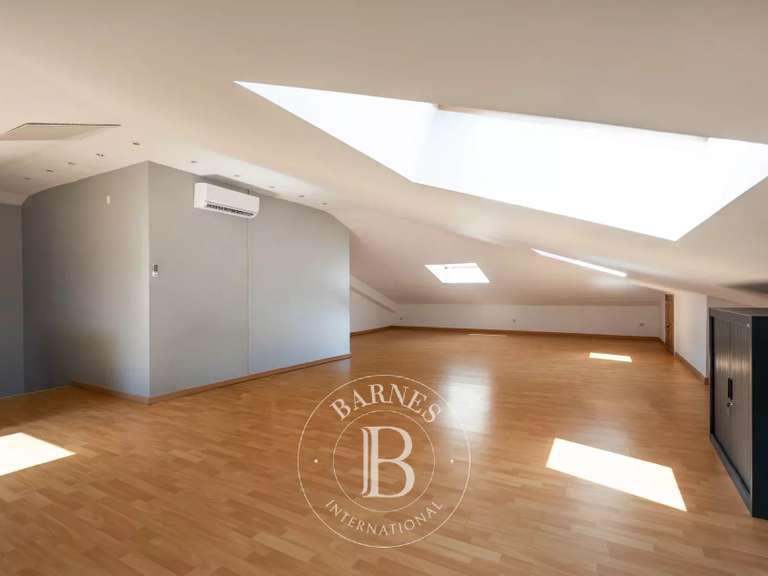 Appartement Biguglia - 4 chambres - 235m²