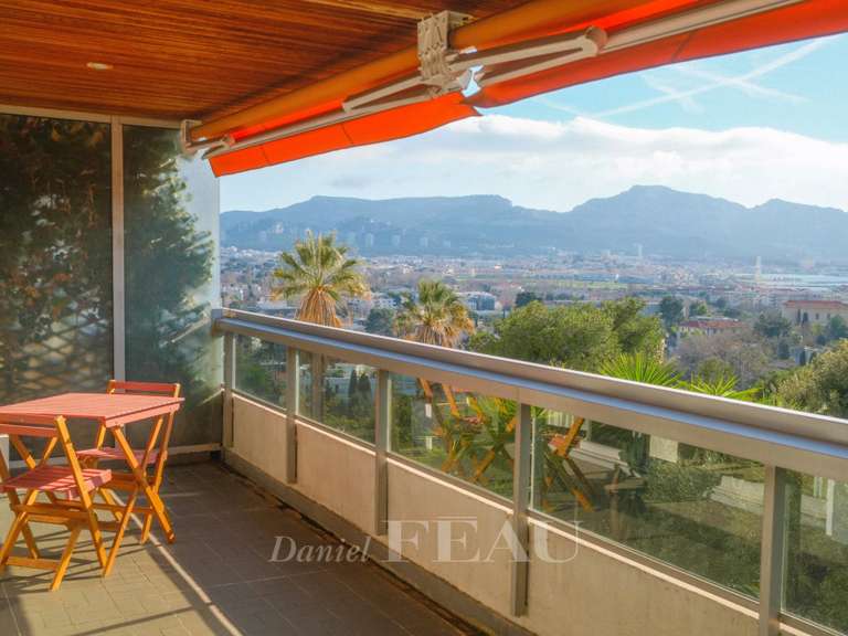 Appartement Marseille 8e - 1 chambre - 90m²
