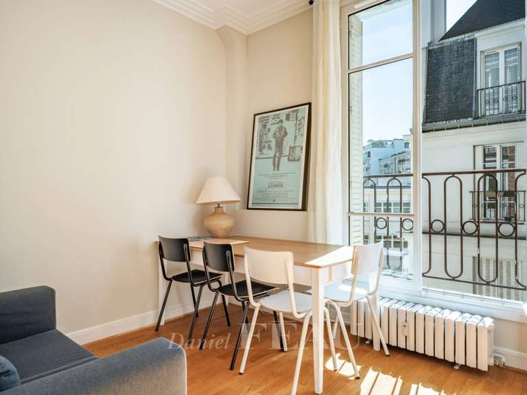 Appartement Paris 16e - 4 chambres - 176m²