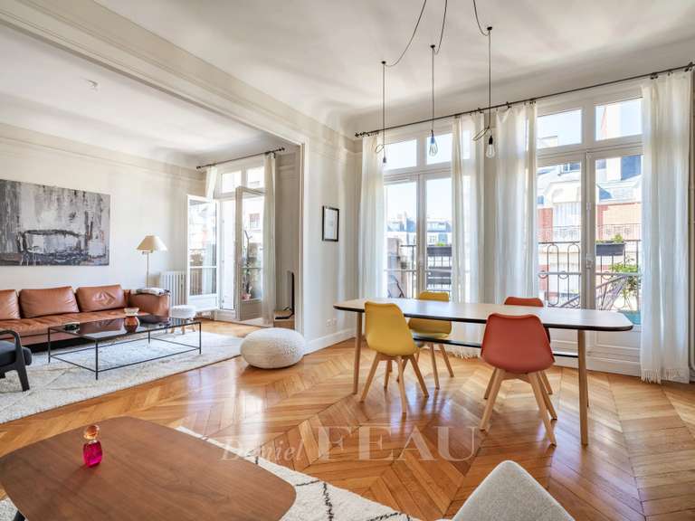 Appartement Paris 16e - 4 chambres - 176m²