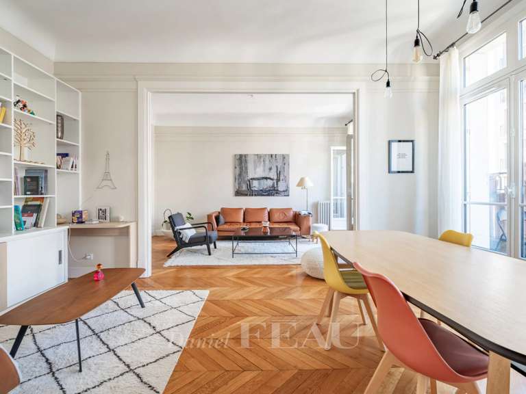 Appartement Paris 16e - 4 chambres - 176m²