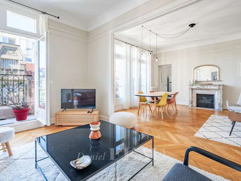 Appartement Paris 16e - 4 chambres - 176m²