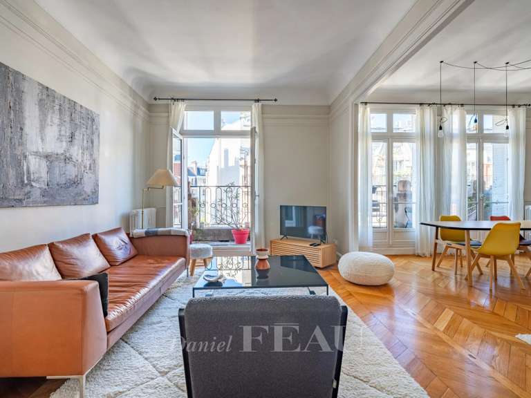 Appartement Paris 16e - 4 chambres - 176m²