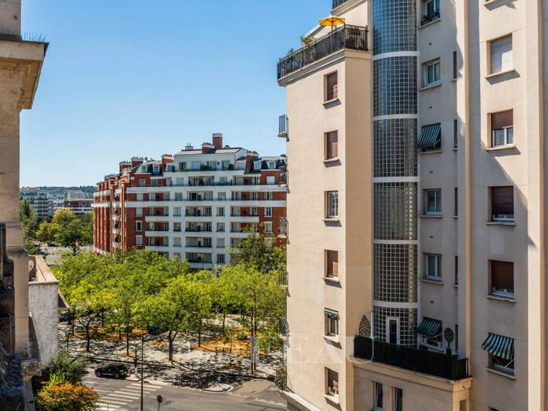 Appartement Paris 16e - 4 chambres - 176m²