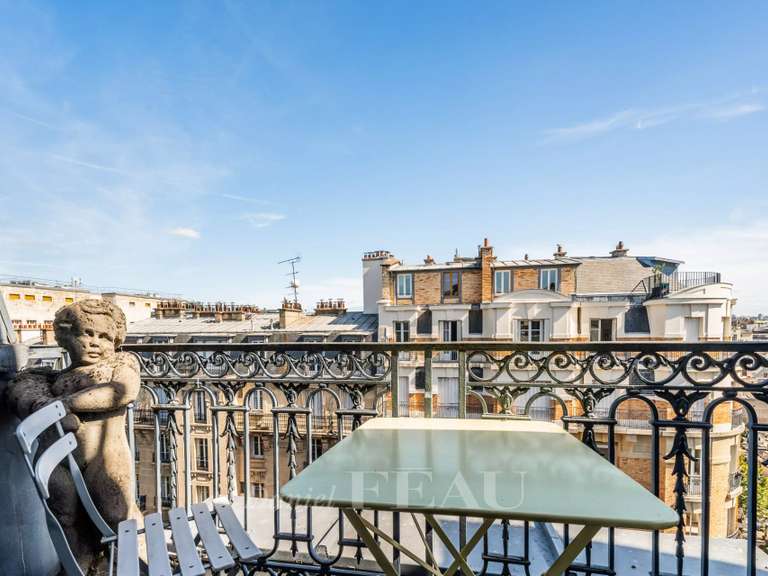 Appartement Paris 16e - 3 chambres - 157m²