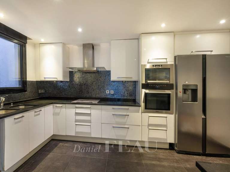 Apartment Paris 16e - 4 bedrooms - 134m²