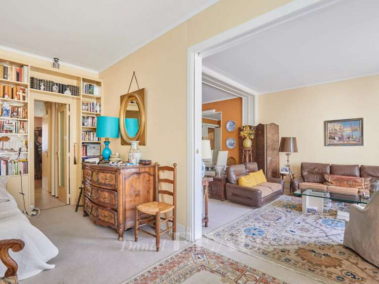 Appartement Paris 16e - 3 chambres - 111m²