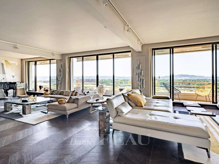 Appartement Paris 16e - 4 chambres - 270m²