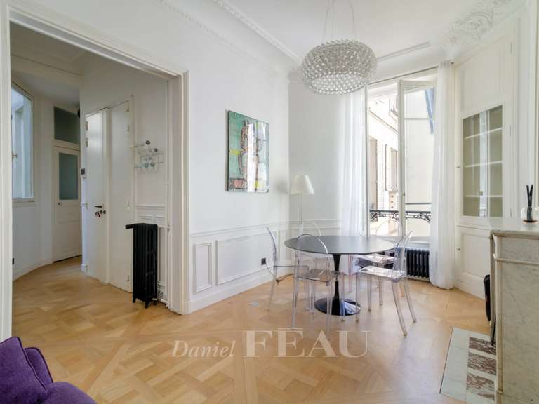 Appartement Paris 7e - 2 chambres - 80m²