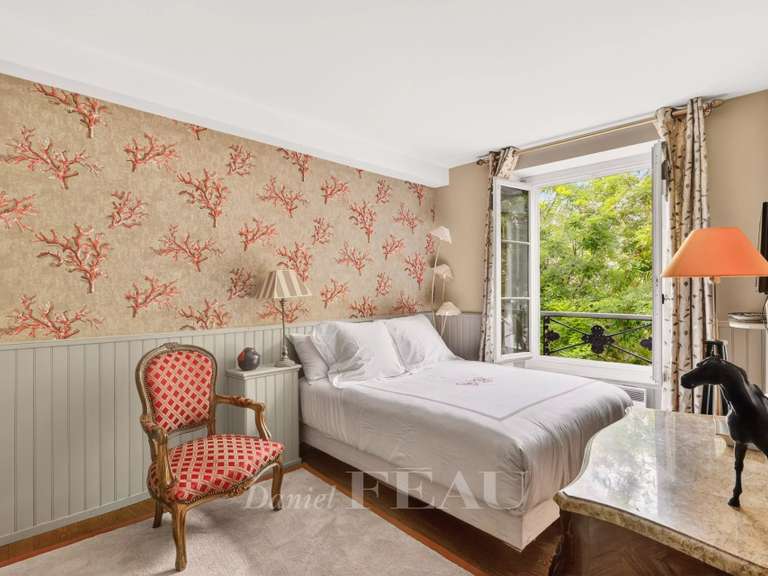 Appartement Paris 17e - 4 chambres - 147m²